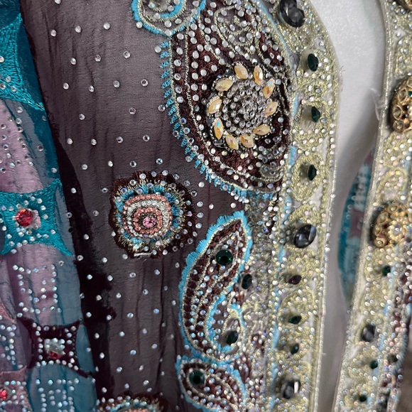 Luxurious embellished maxi robe with hand embroidery - Picture 11 of 15